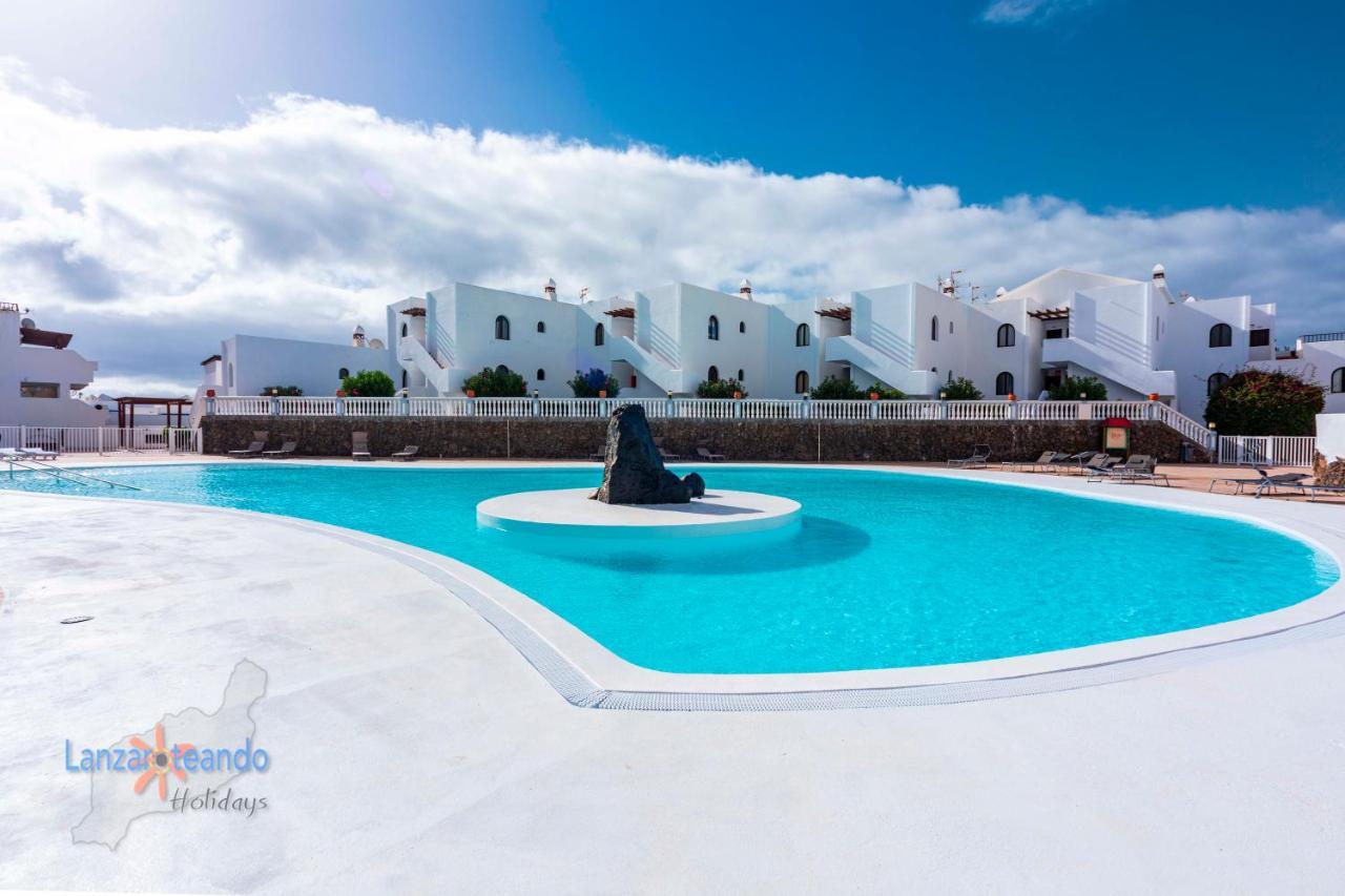 Rose Costa Teguise