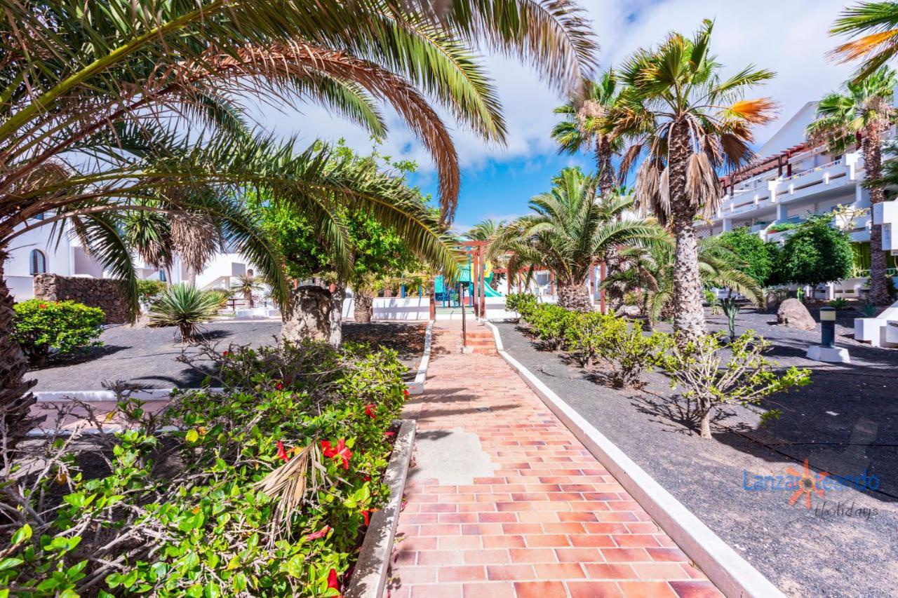 Rose Costa Teguise