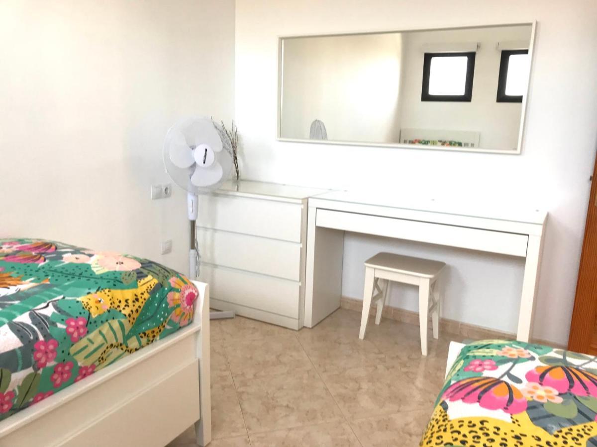 Hermosa Vida, Beautiful 3 Bed 2 Bath With Air Con, Free Wifi & Private Pool *