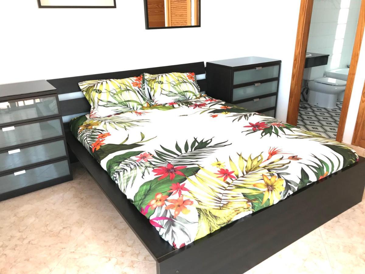 Villa Hermosa Vida, Beautiful 3 Bed 2 Bath With Air Con, Free Wifi & Private Pool Playa Blanca (Lanzarote)