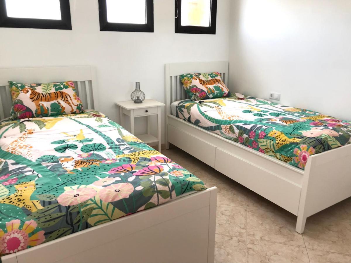 Villa Hermosa Vida, Beautiful 3 Bed 2 Bath With Air Con, Free Wifi & Private Pool