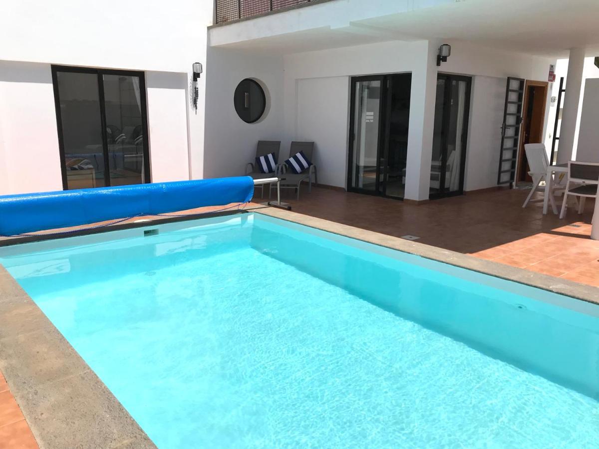 Hermosa Vida, Beautiful 3 Bed 2 Bath With Air Con, Free Wifi & Private Pool * Playa Blanca (Lanzarote)
