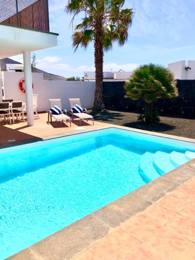 Hermosa Vida, Beautiful 3 Bed 2 Bath With Air Con, Free Wifi & Private Pool