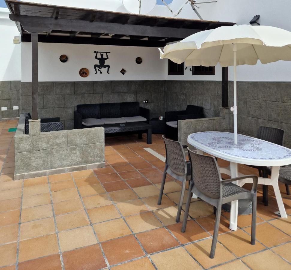 Lola Playa Blanca (Lanzarote)
