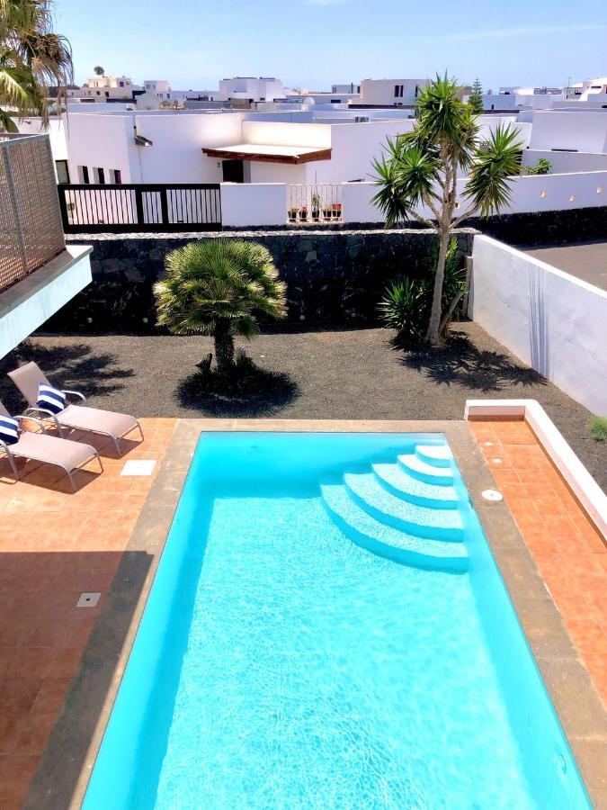 Villa Hermosa Vida, Beautiful 3 Bed 2 Bath With Air Con, Free Wifi & Private Pool Playa Blanca (Lanzarote)