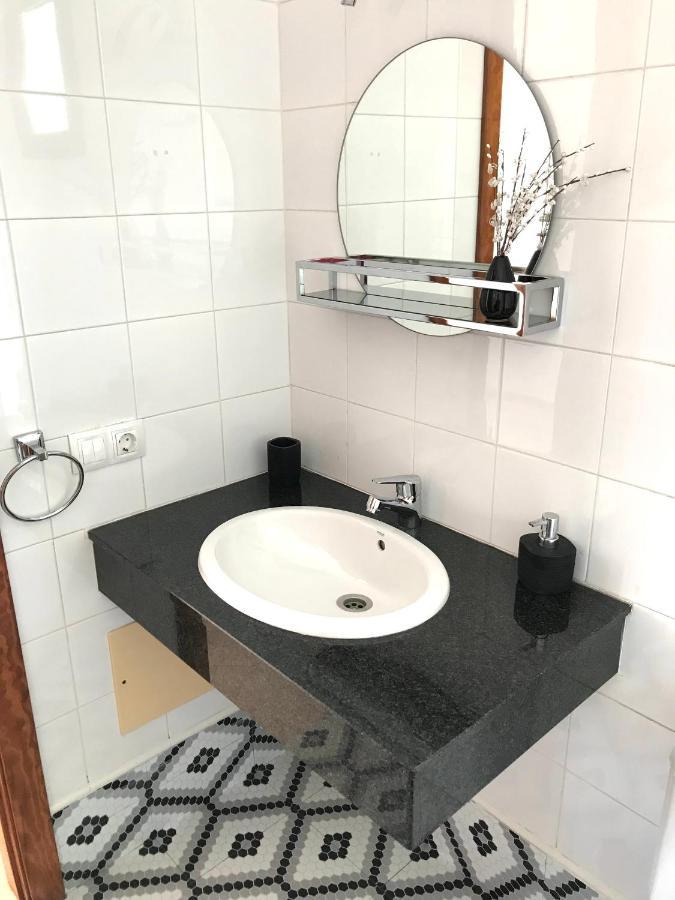 Villa Hermosa Vida, Beautiful 3 Bed 2 Bath With Air Con, Free Wifi & Private Pool