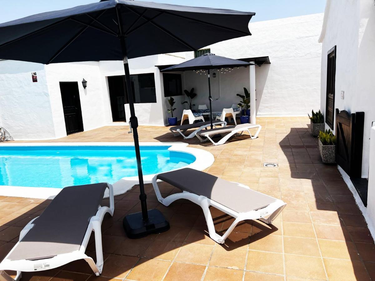 Villa With Heated Pool *