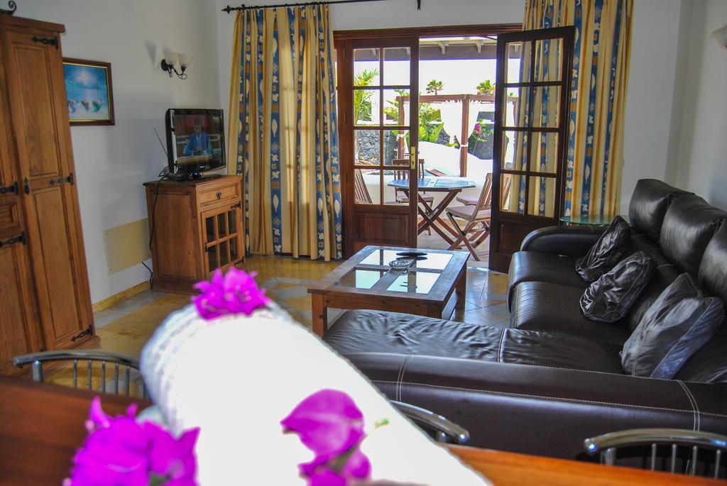 Eslanzarote Victoria, Heated Pool, Super Wifi, Sat Tv Villa