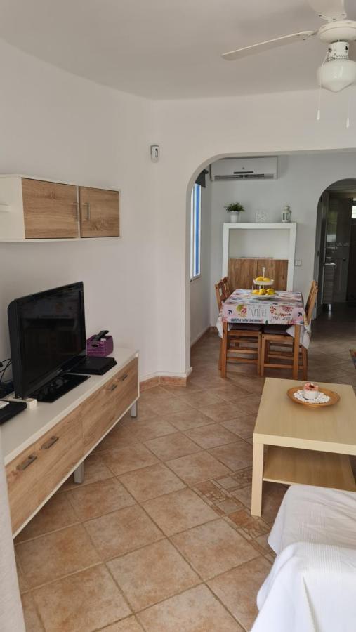 Apartment Avenue *