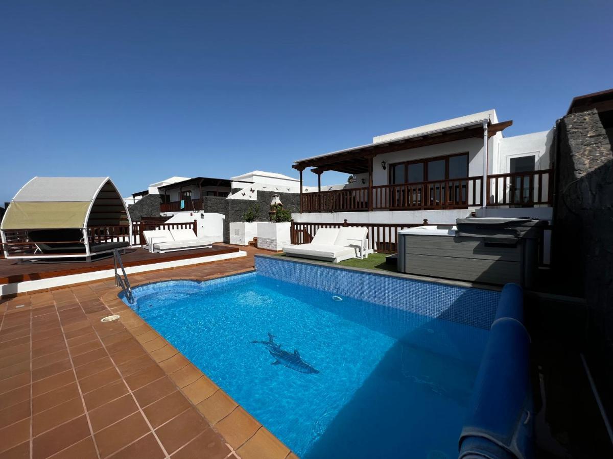 64, Vista Lobos, Private Heated Pool X Jacuzzi, Playa Blanca (Lanzarote)