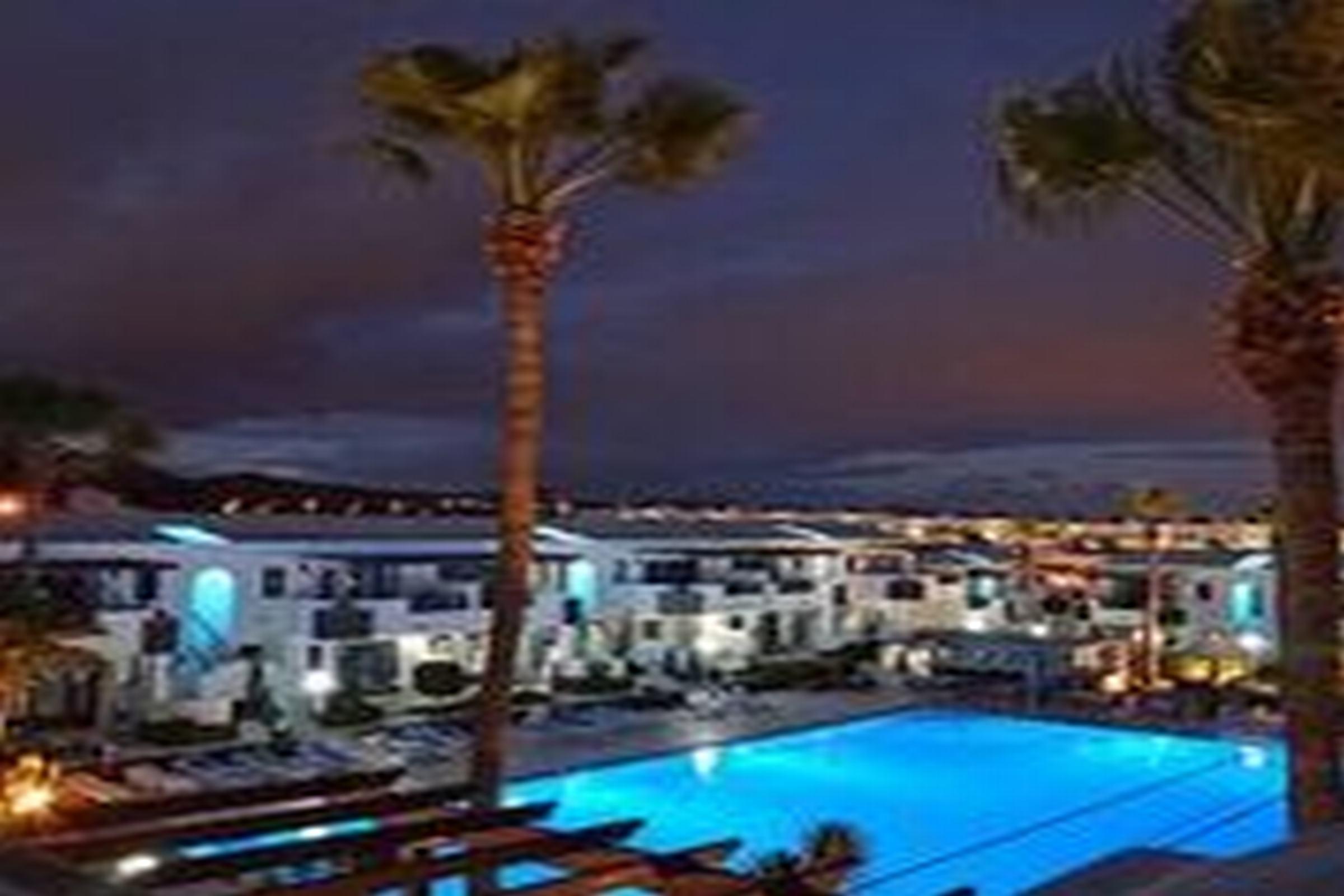 Plaza Azul Puerto del Carmen (Lanzarote)