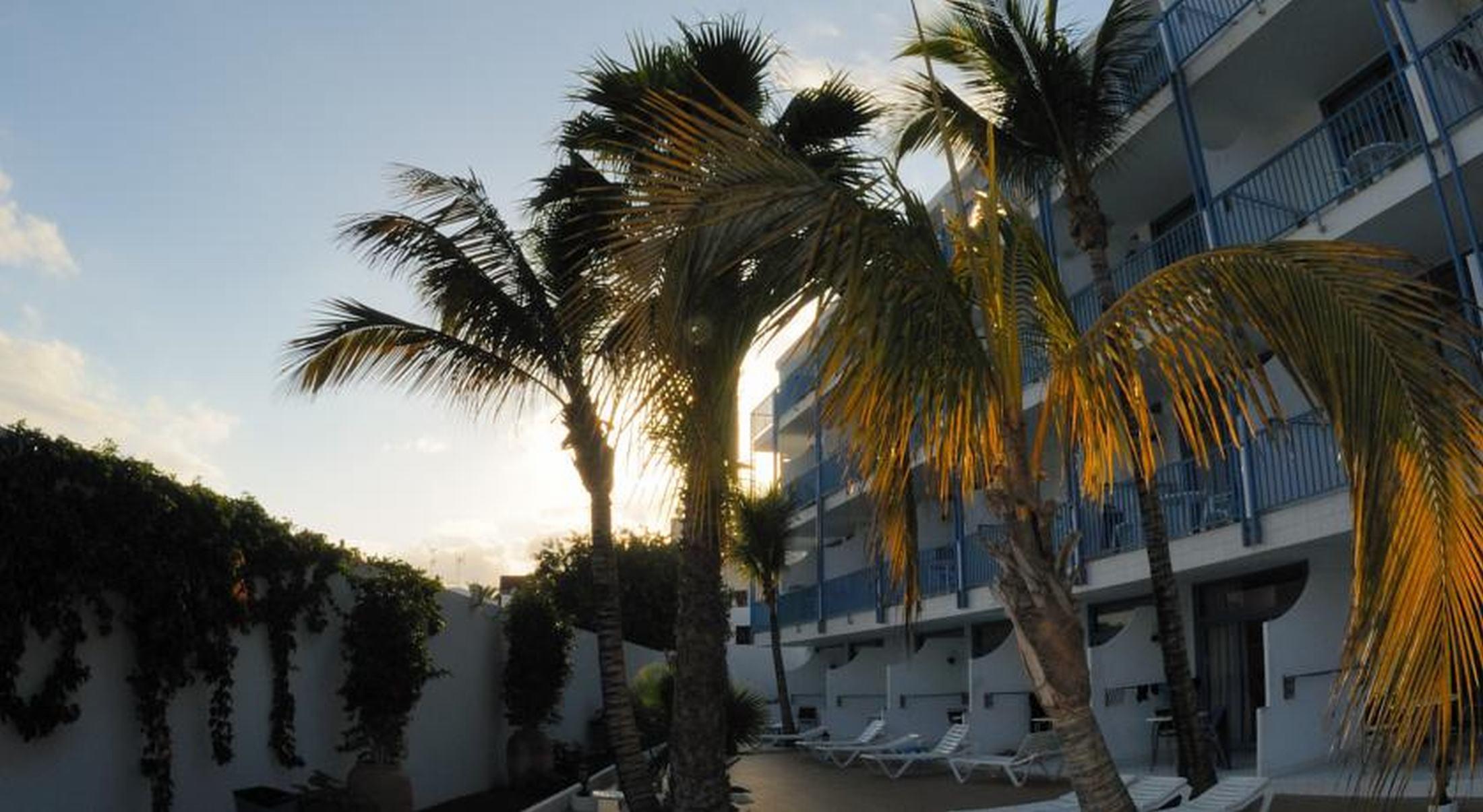 Costa Volcan & Apartment 2*