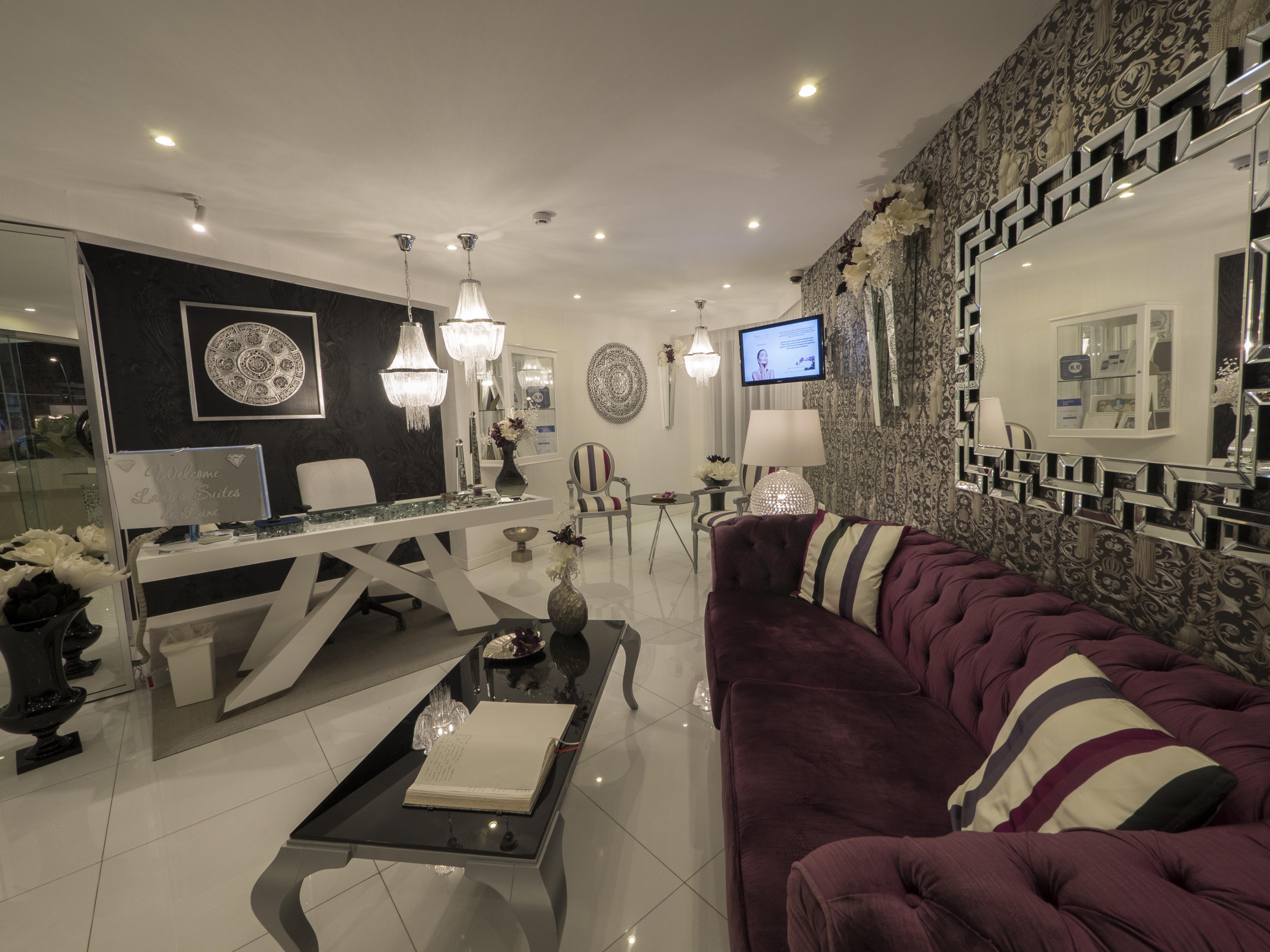 Lani's De Luxe - Adults Only 5*