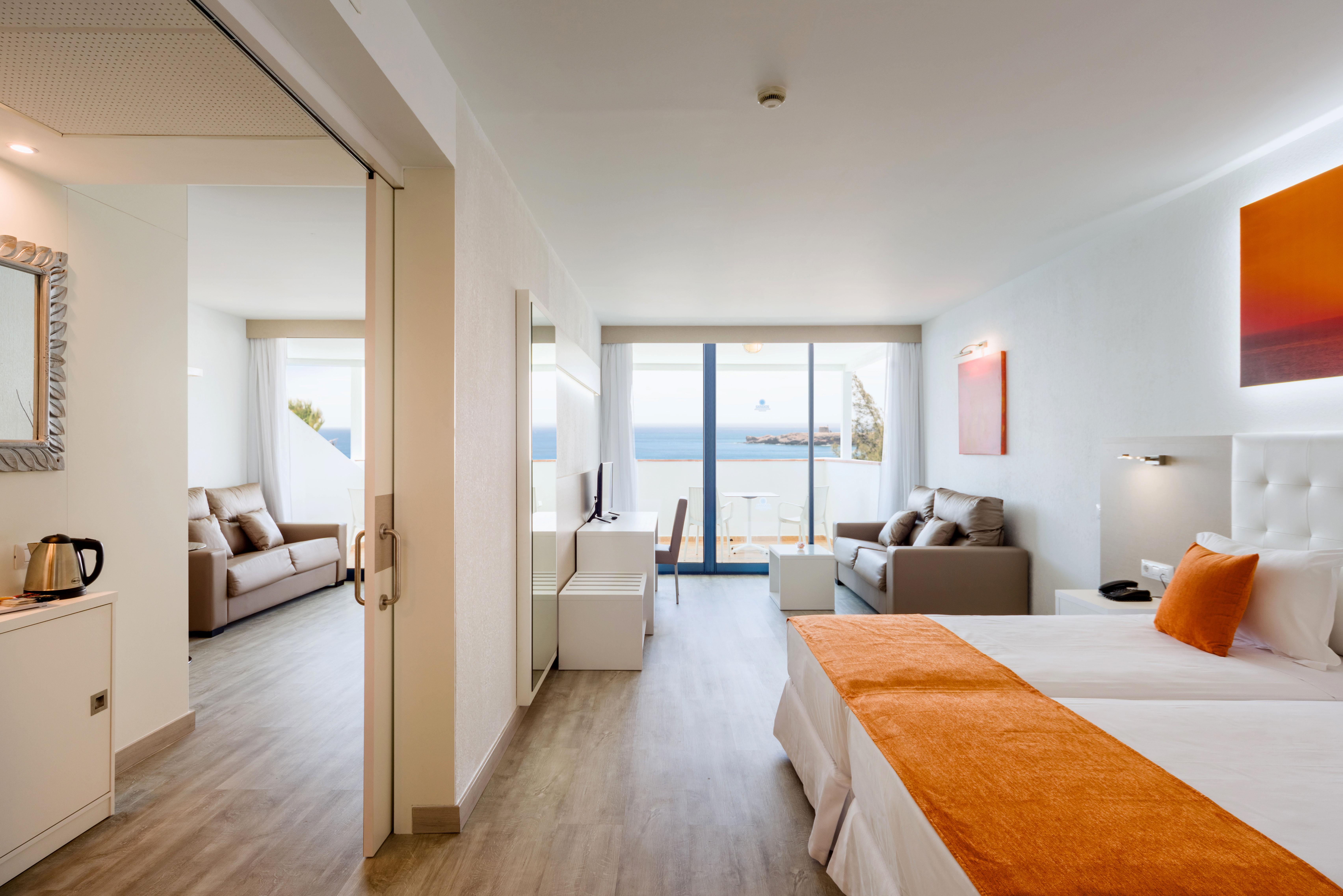 Sandos Papagayo Hotel 4*