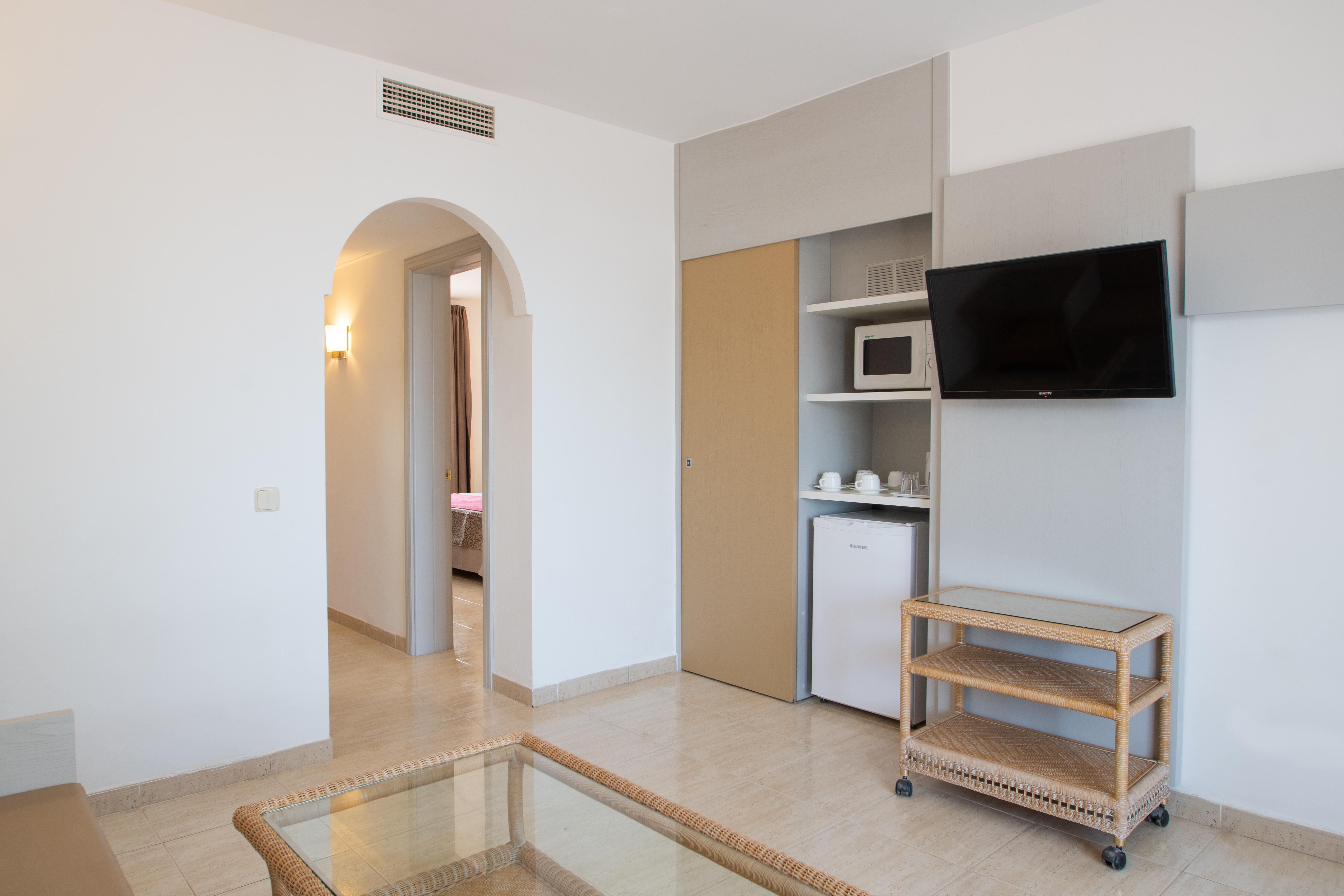 Hl Club Playa Blanca 4*