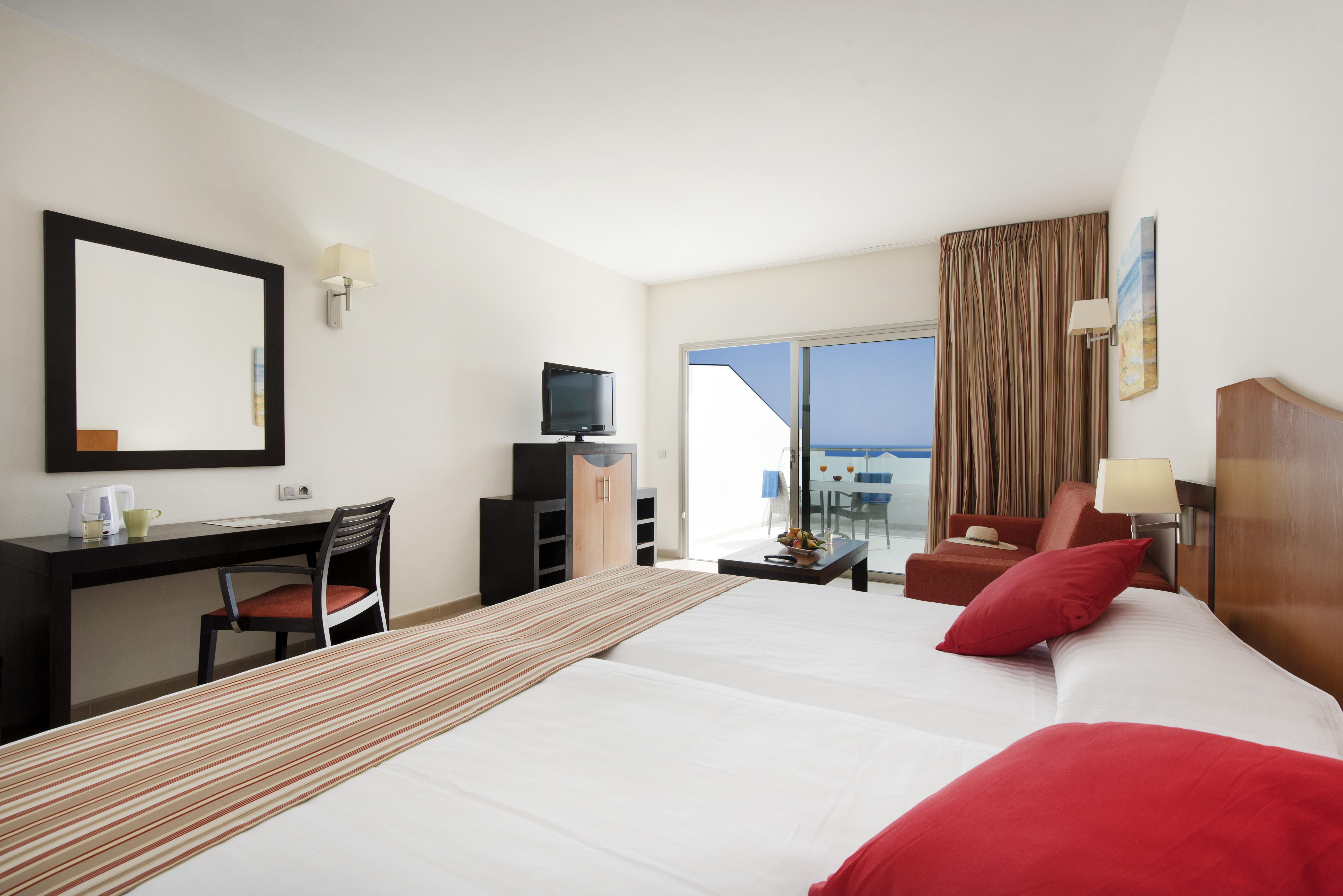 Lanzarote Village Hotel 4*