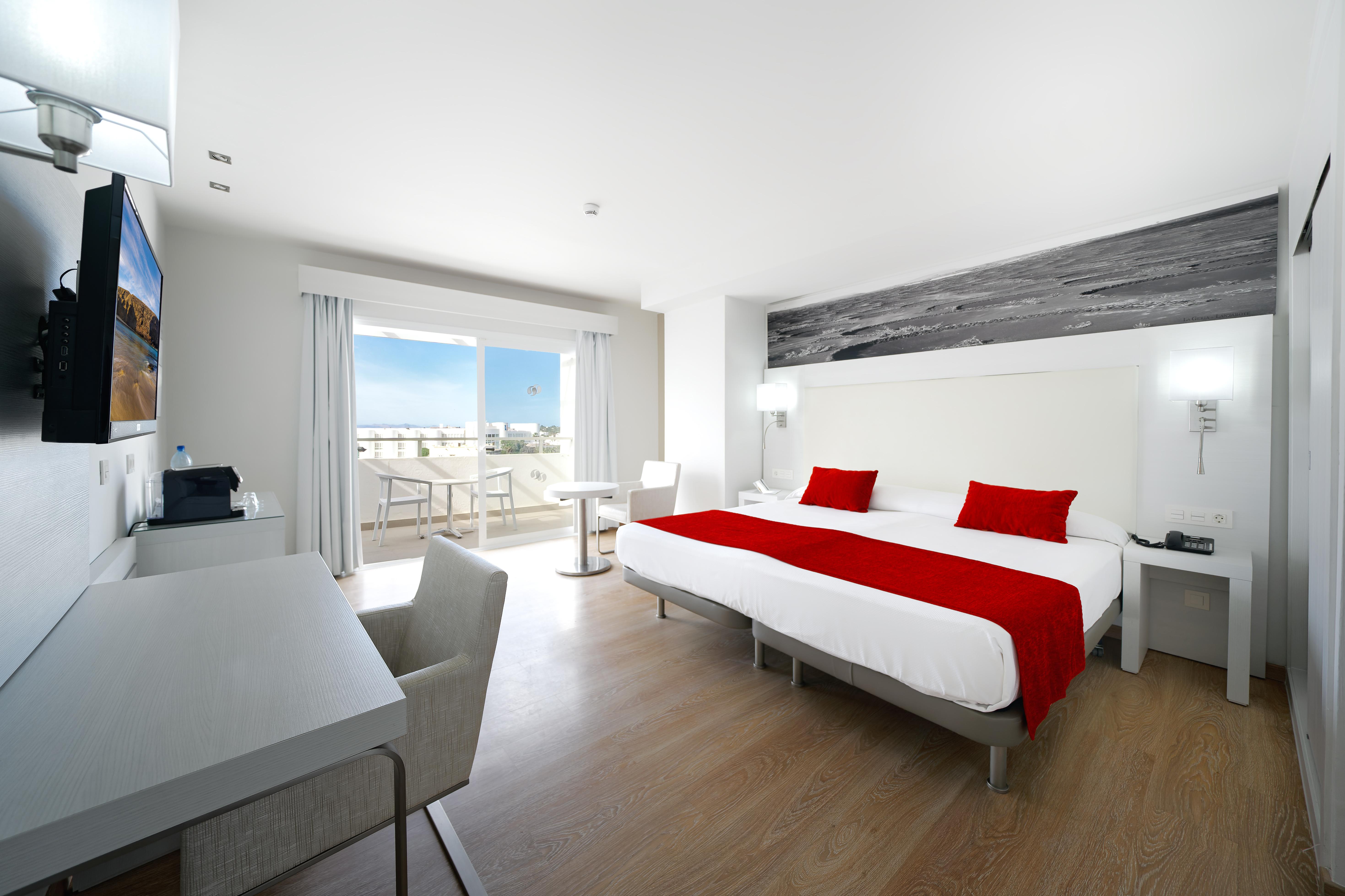 Hotel Aequora Lanzarote 4*