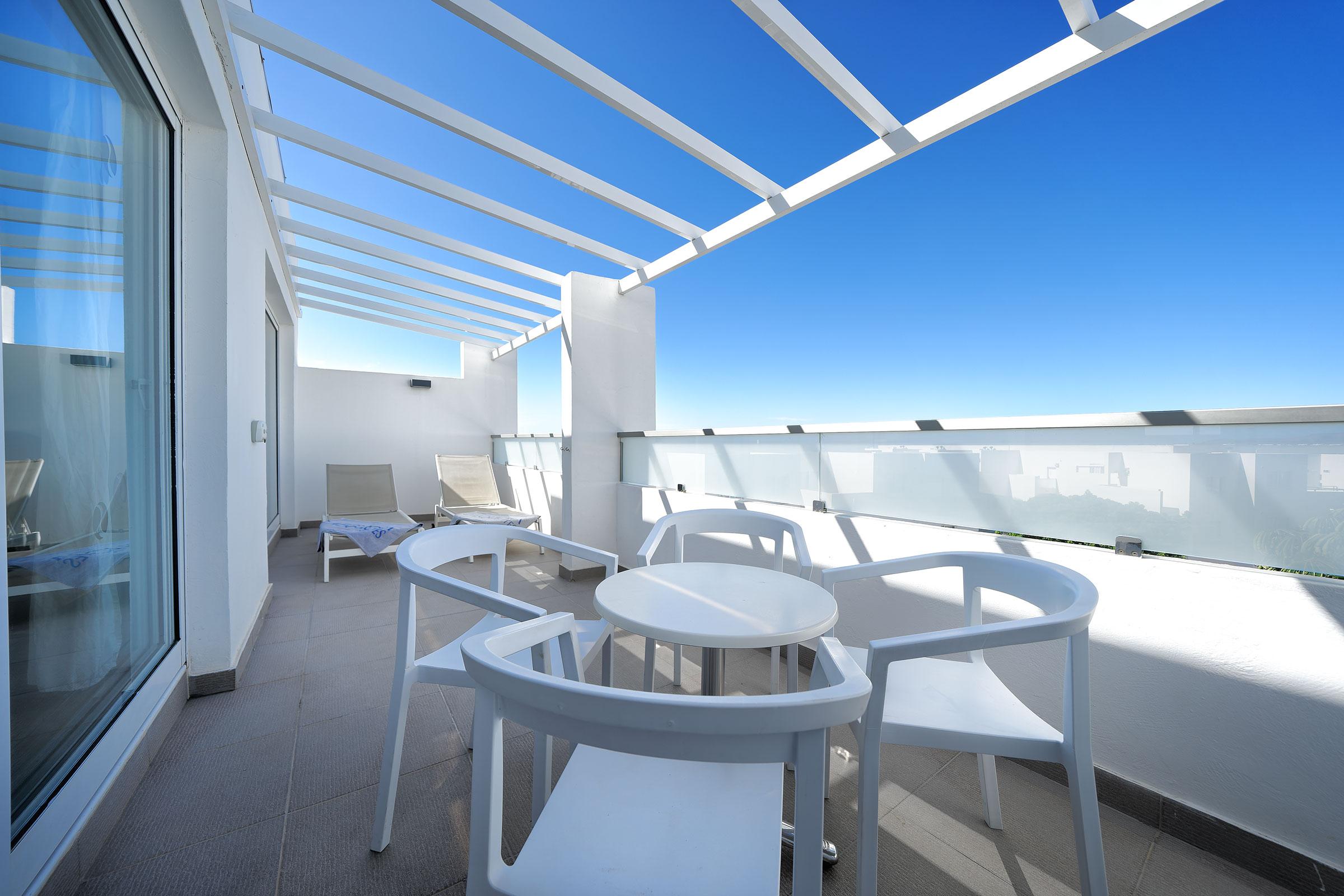Hotel Aequora Lanzarote 4*
