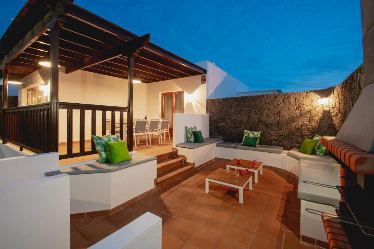 Stylish 6 Bedroom Princesa - Hot Tub - Heated Pool - Near & Waterparks Villa
