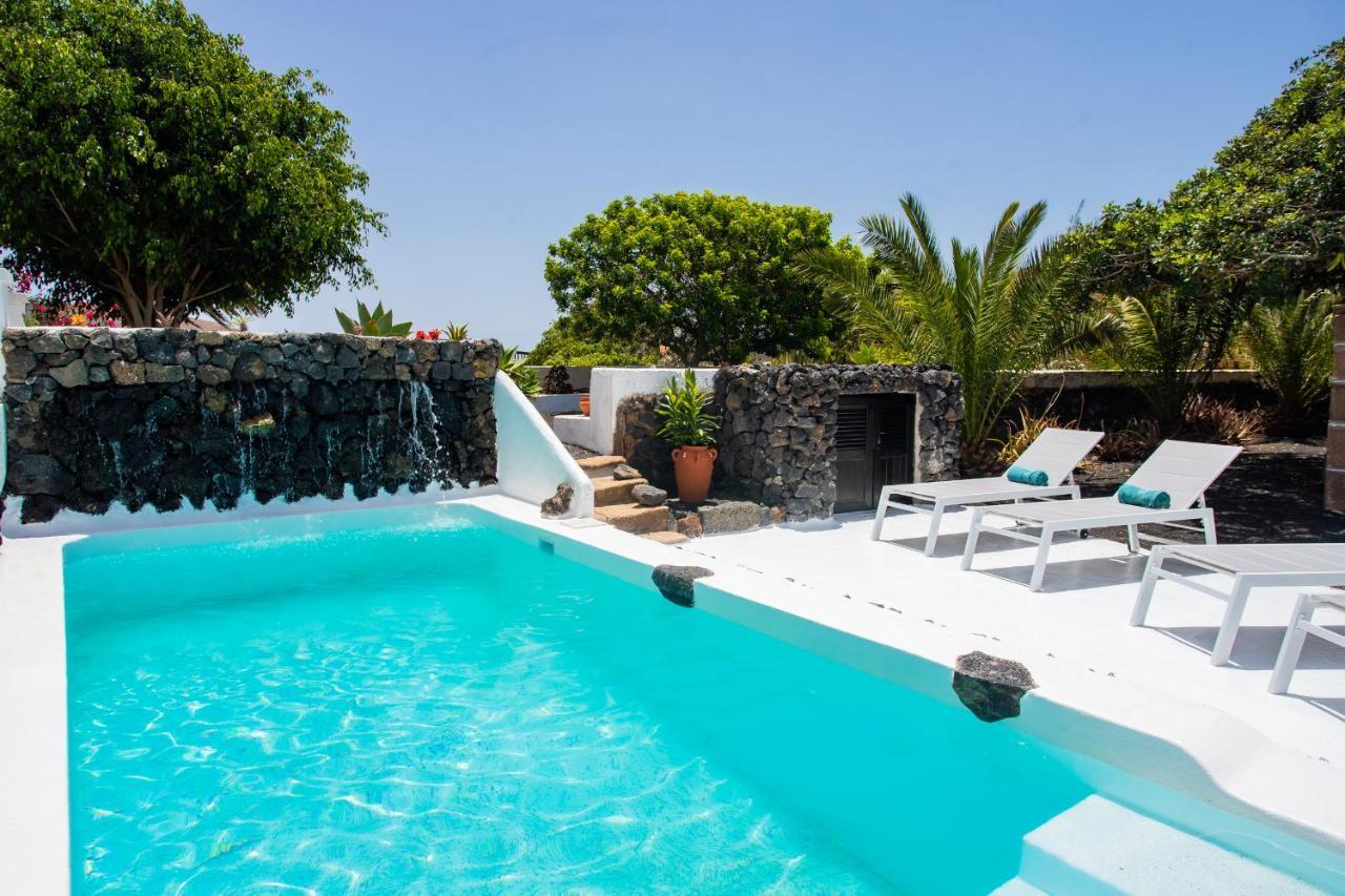 Eslanzarote Testeyna House, Heated Pool, Super Wifi, Sat Tv, View To The Volcanoes Tías