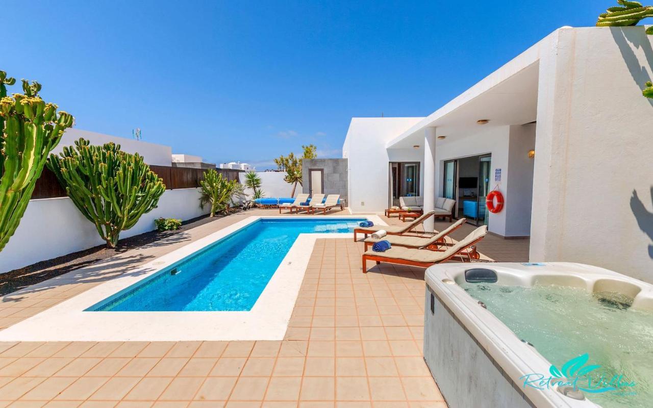 Jacks Place Playablanca Pool *