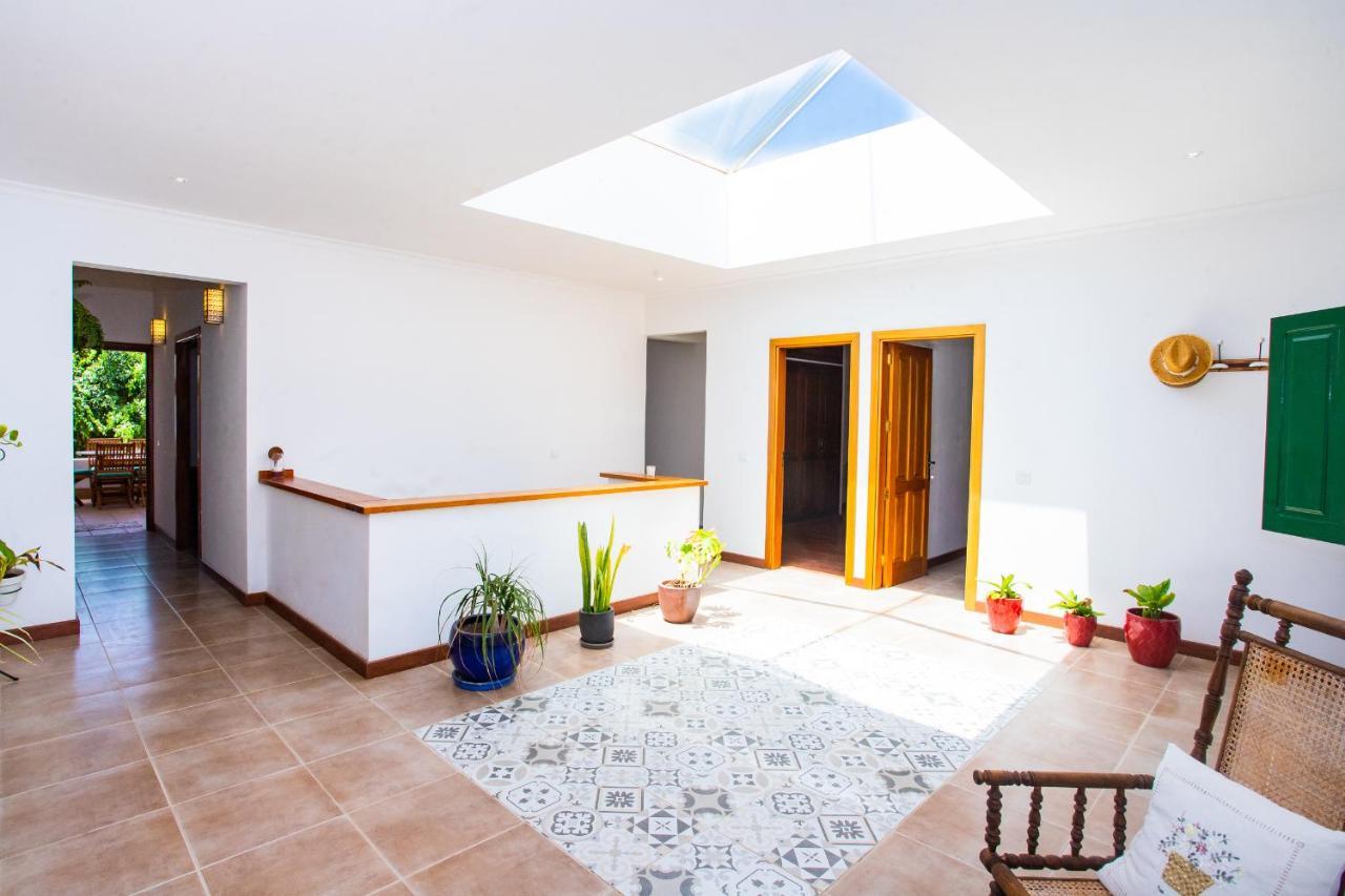 Сasa de vacaciones Eslanzarote Testeyna House, Heated Pool, Super Wifi, Sat Tv, View To The Volcanoes