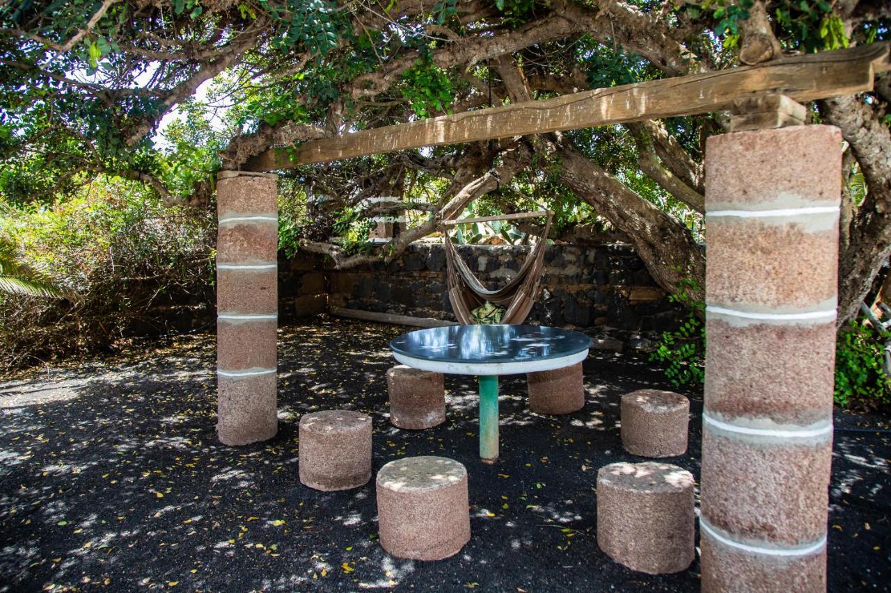 Eslanzarote Testeyna House, Heated Pool, Super Wifi, Sat Tv, View To The Volcanoes Tías