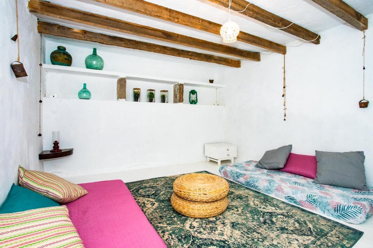 Сasa de vacaciones Eslanzarote Testeyna House, Heated Pool, Super Wifi, Sat Tv, View To The Volcanoes *