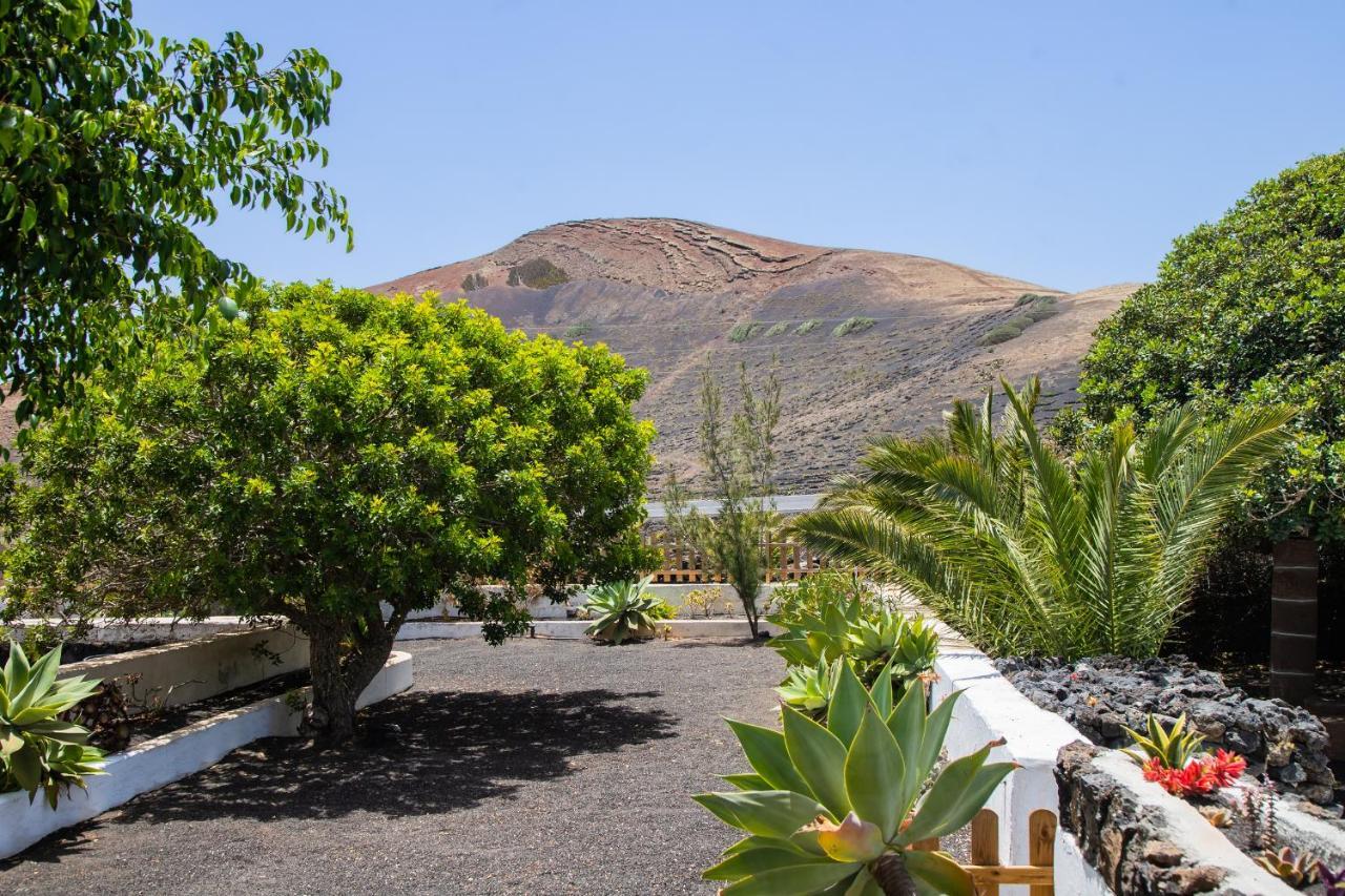 Сasa de vacaciones Eslanzarote Testeyna House, Heated Pool, Super Wifi, Sat Tv, View To The Volcanoes *
