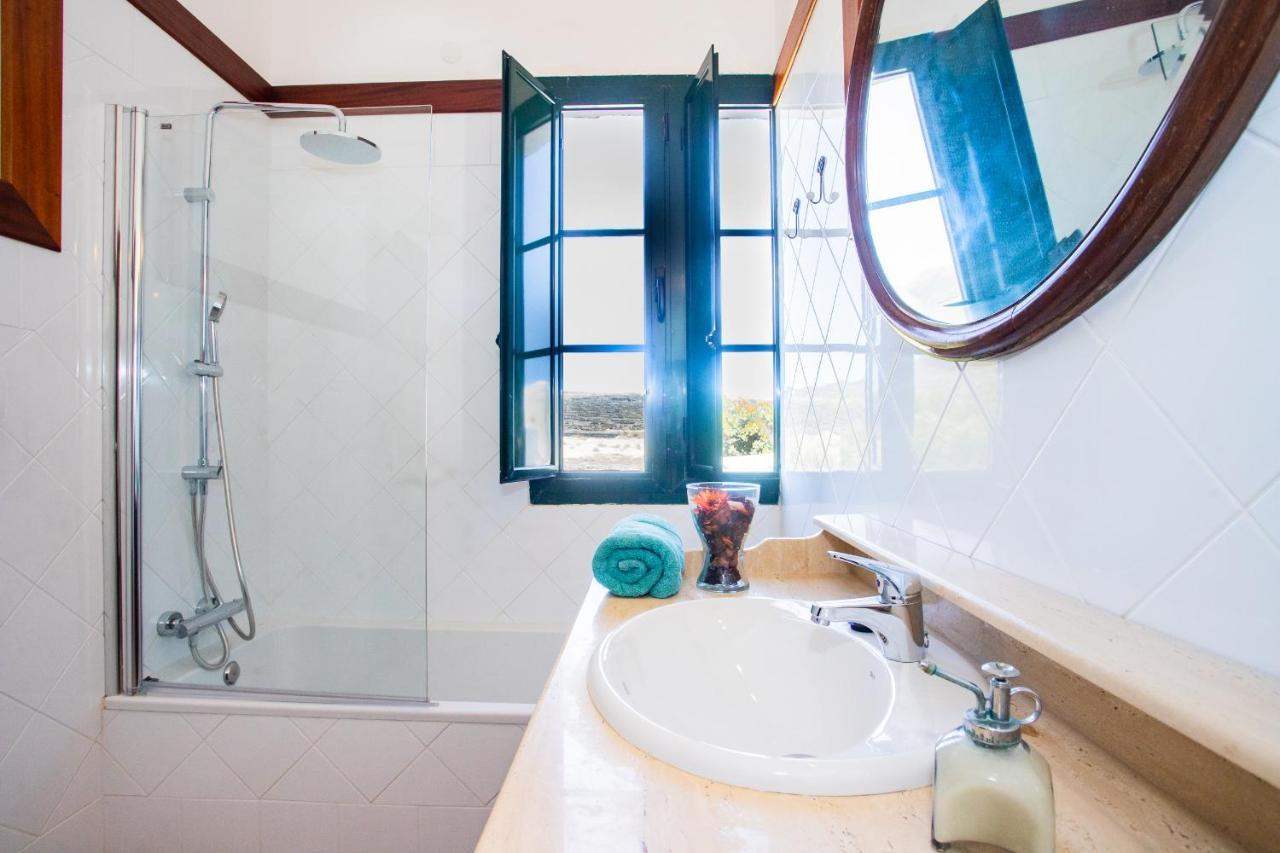 Сasa de vacaciones Eslanzarote Testeyna House, Heated Pool, Super Wifi, Sat Tv, View To The Volcanoes *