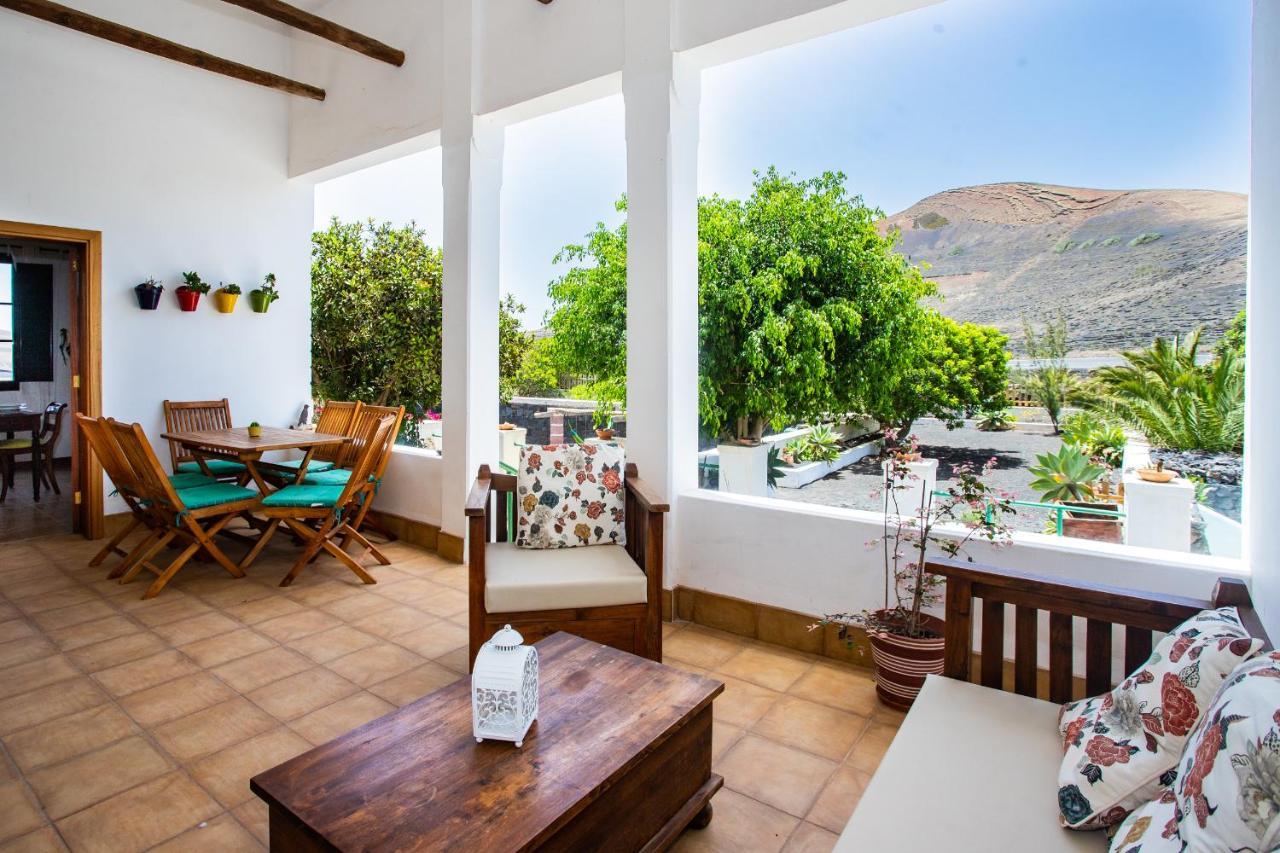 Сasa de vacaciones Eslanzarote Testeyna House, Heated Pool, Super Wifi, Sat Tv, View To The Volcanoes