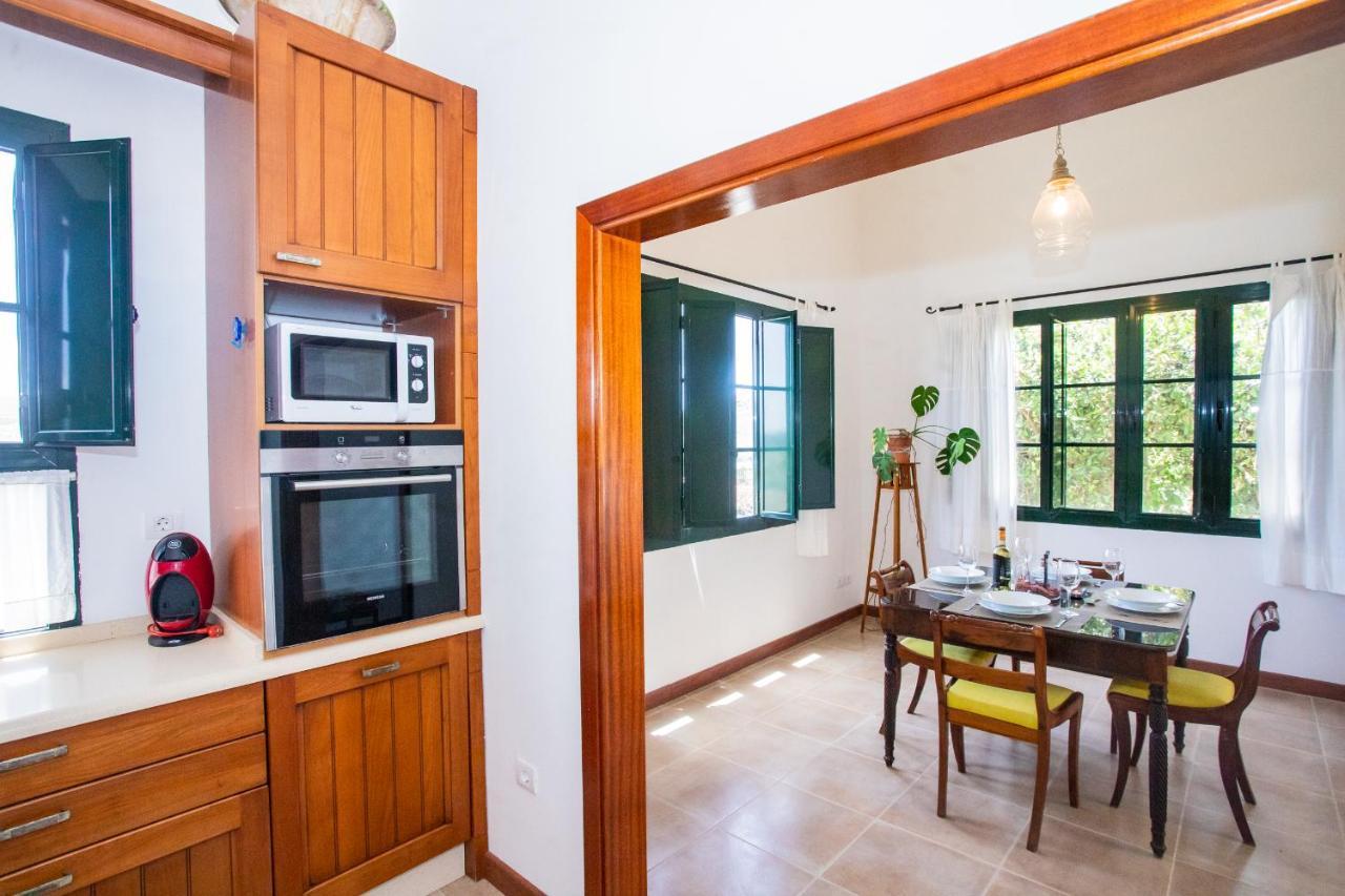 Eslanzarote Testeyna House, Heated Pool, Super Wifi, Sat Tv, View To The Volcanoes *
