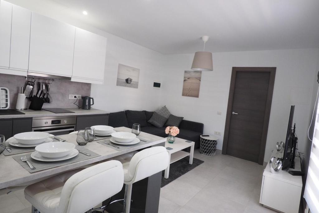 Private With Mountain And Sea Views, La Asomada, Lanzarote Tias