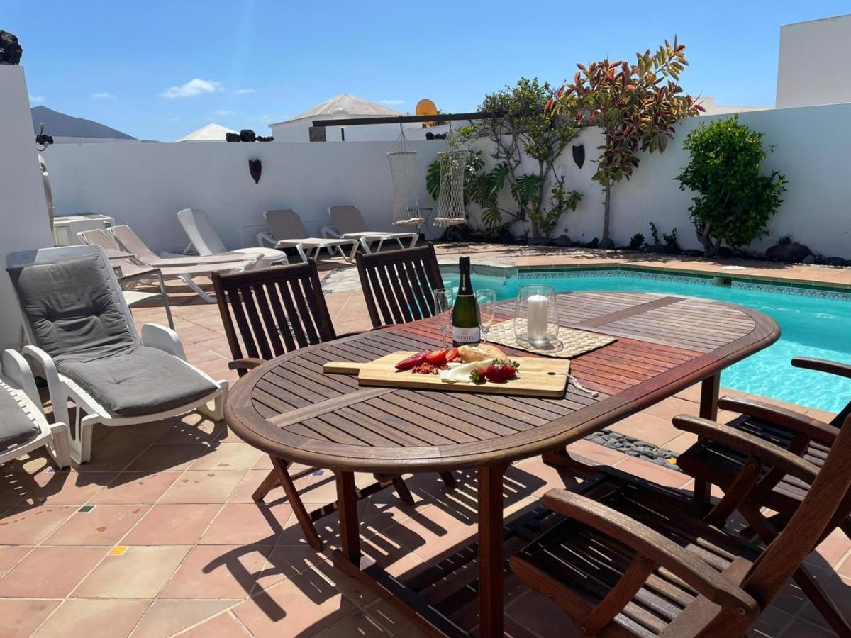 Casa 56 El Palomar, 3 Bed ,playa Blanca ,large Private Gardens Heated Pool Villa *