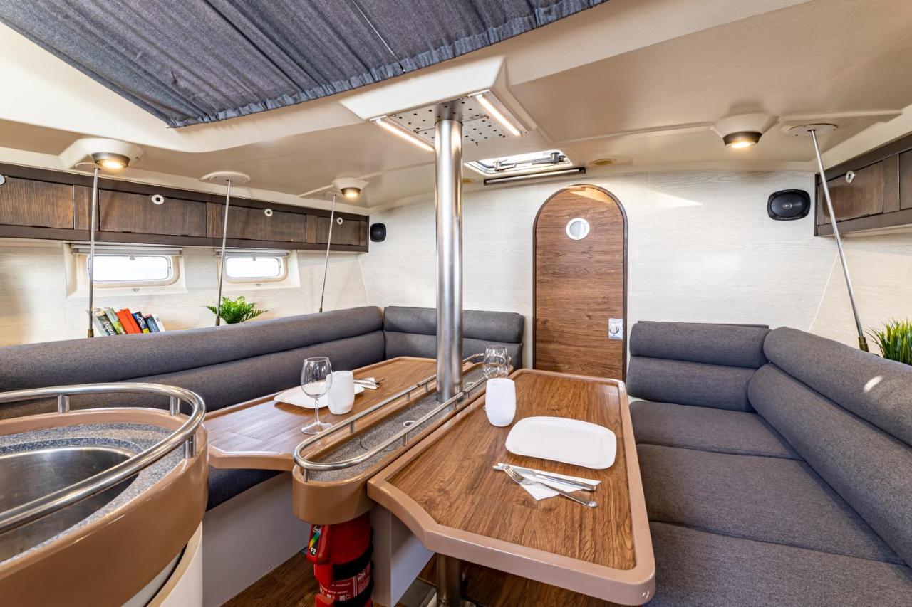 Botel Relaxing On A 38ft Sail Yacht Arrecife (Lanzarote)