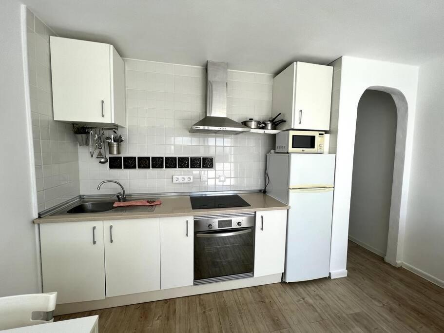 Casa Perdy, Beautiful 1 Bedroom With Communal Pool *