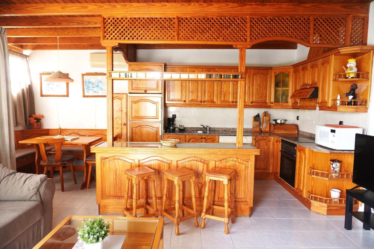 Costa, Cerca De La Playa Y Comercios. Apartamento