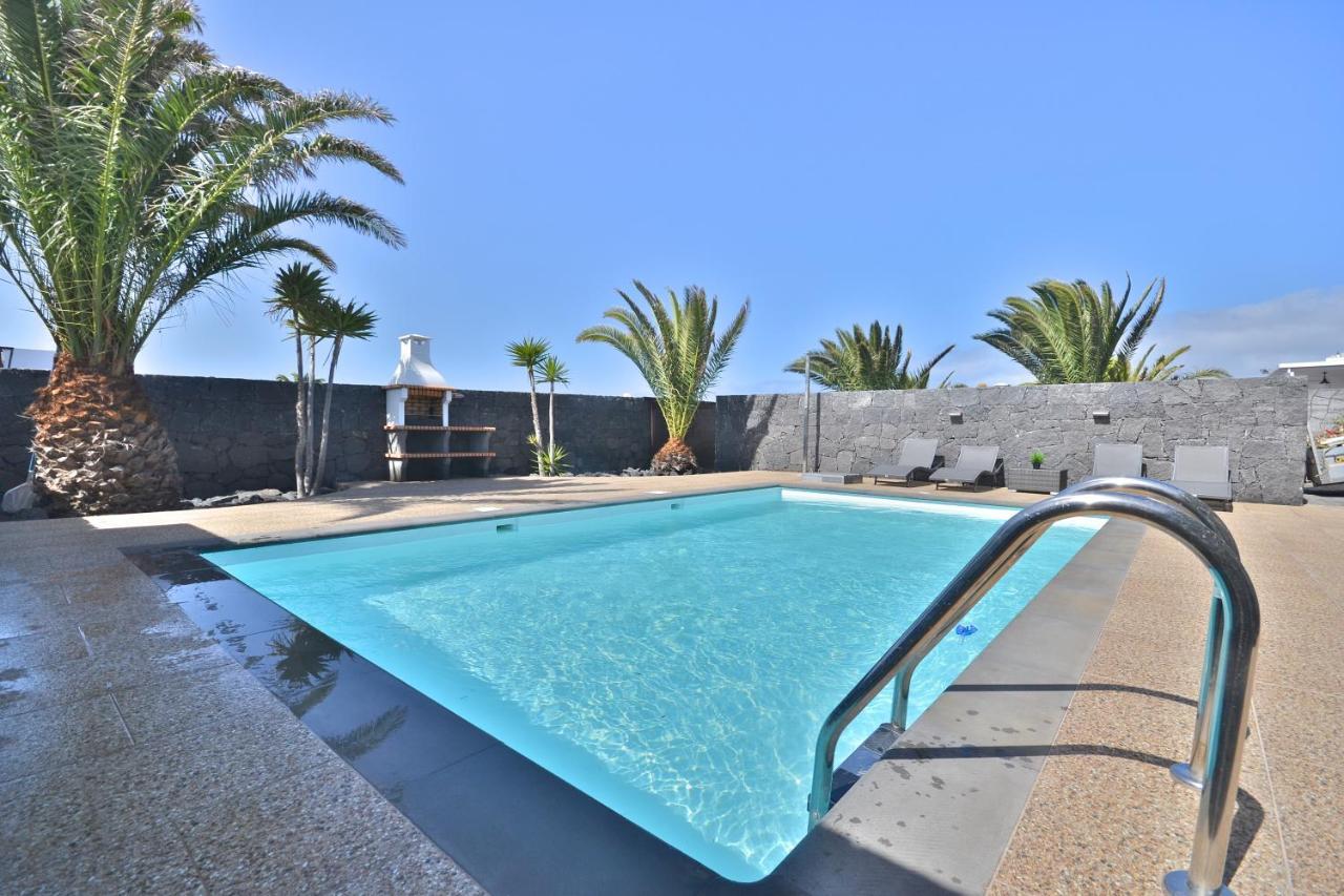 Jerry Holiday home *