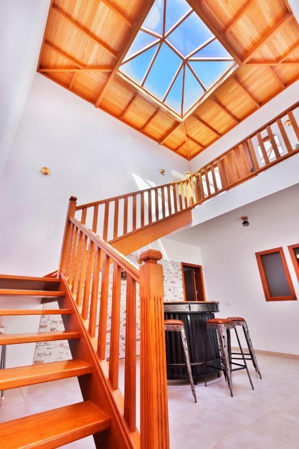 Amigos 200 Mq, With Bar, Hot Pool, Billiard And Bbq Villa *