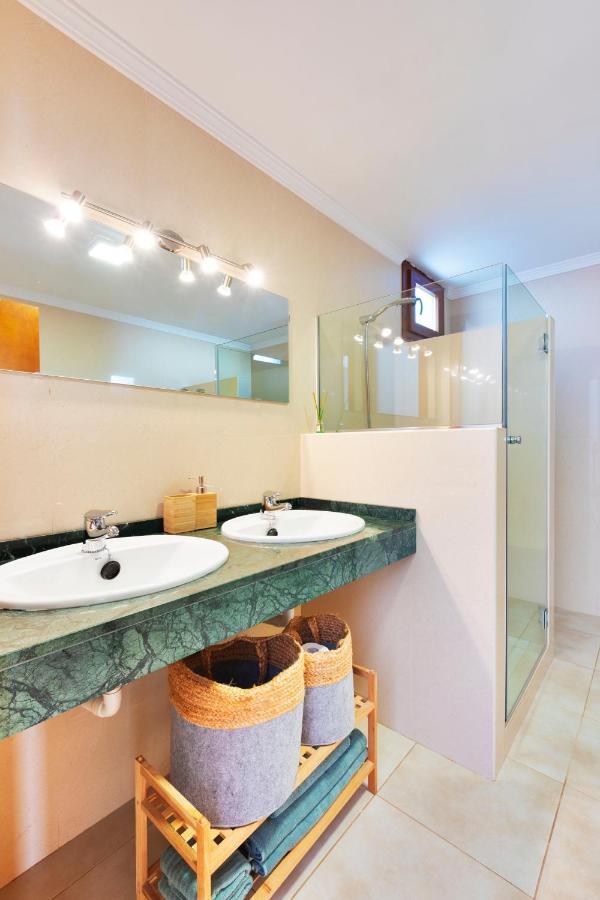 Villa Amigos 200 Mq, With Bar, Hot Pool, Billiard And Bbq Playa Blanca (Lanzarote)