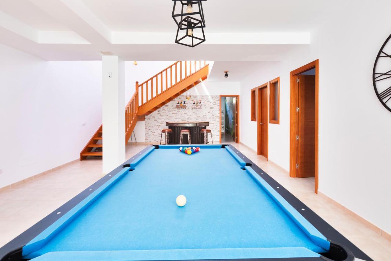 Amigos 200 Mq, With Bar, Hot Pool, Billiard And Bbq Villa