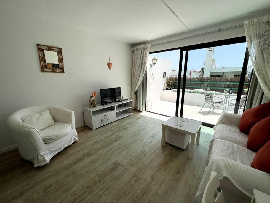 Apartamento Casa Perdy, Beautiful 1 Bedroom With Communal Pool Tías