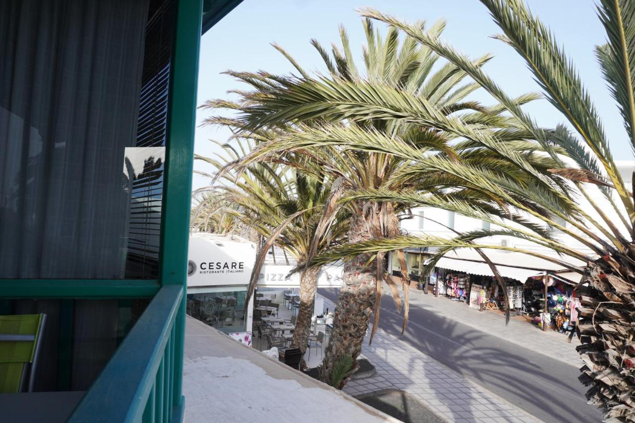 Costa, Cerca De La Playa Y Comercios. *