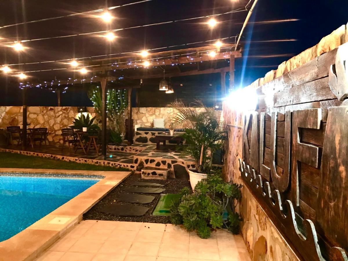 Kalufa Surf House Hostal *