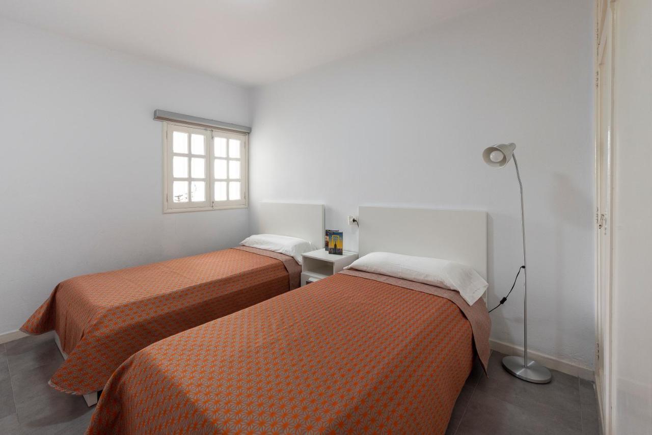 Lava Teneguia, 5 Guests In 2 Bedrooms * Puerto del Carmen (Lanzarote)