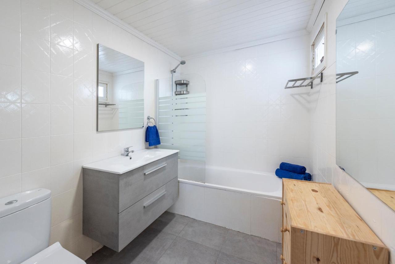 Lava Teneguia, 5 Guests In 2 Bedrooms Puerto del Carmen (Lanzarote)