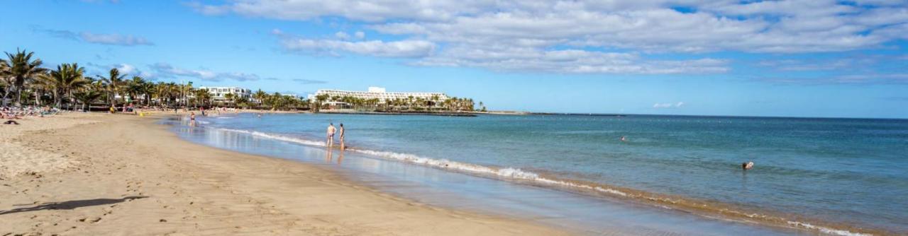 Lanzarote Apartment: Beachfront Oasis In *