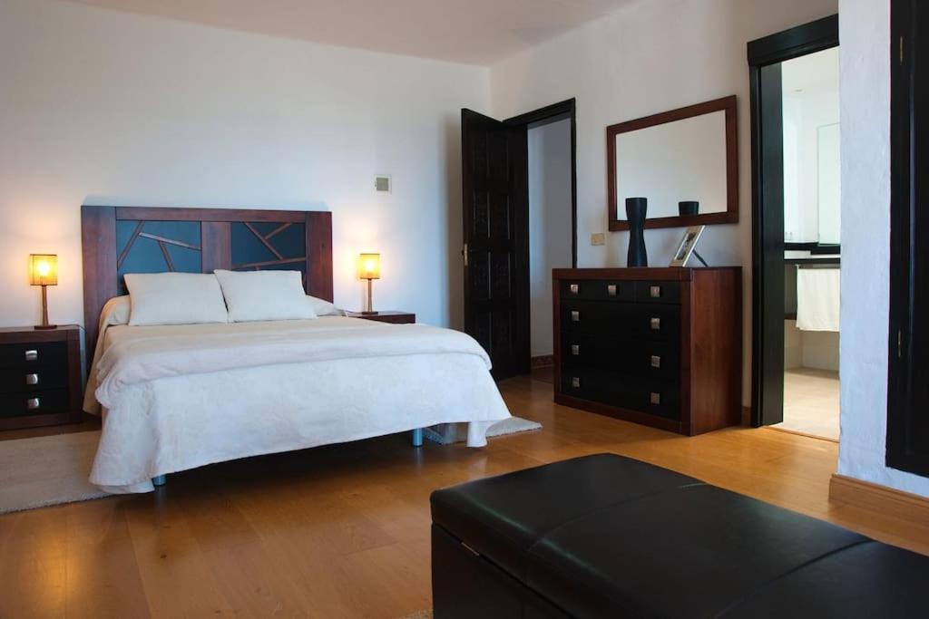 Casa Hugo * Tías