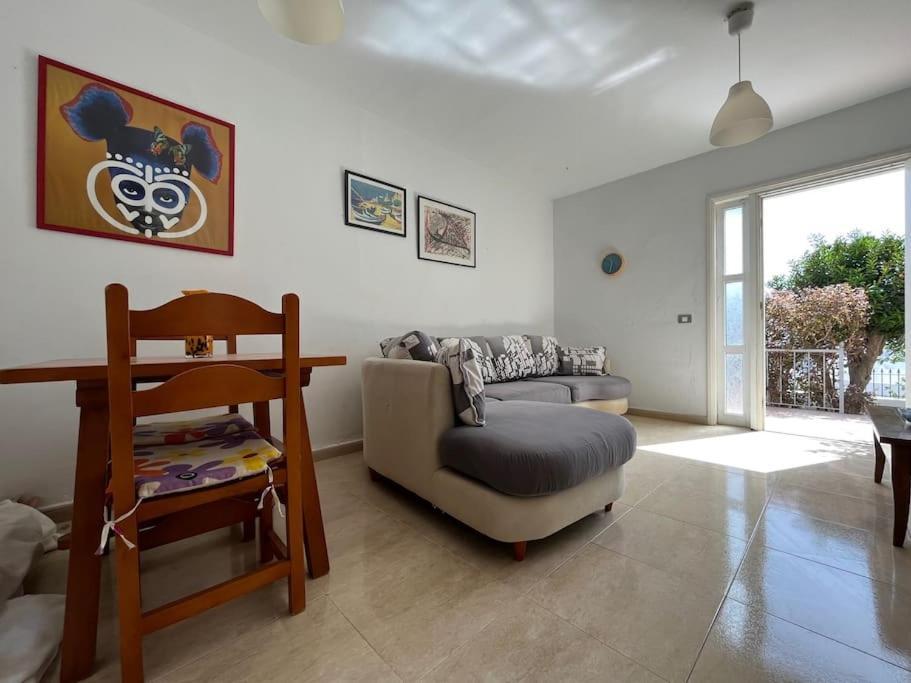 Playa Chica With Terrace 100 M From The Sea Apartamento *