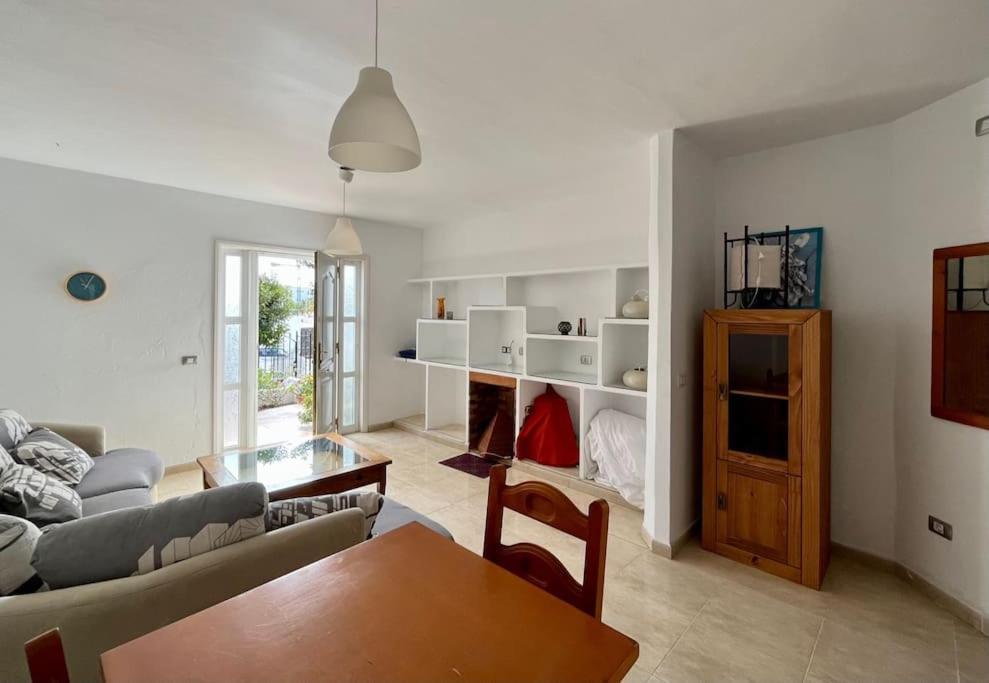 Apartamento Playa Chica With Terrace 100 M From The Sea Puerto del Carmen (Lanzarote)